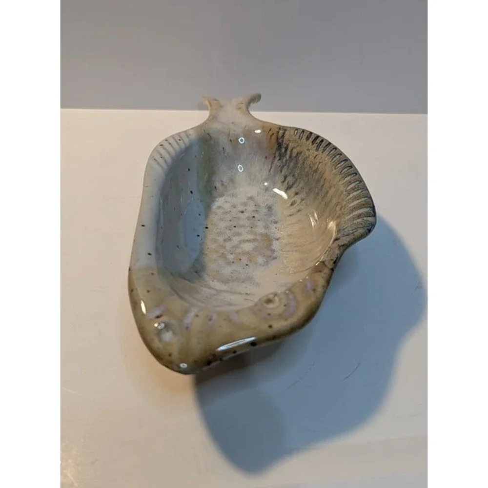 Nedza Signed Fish Pottery‎